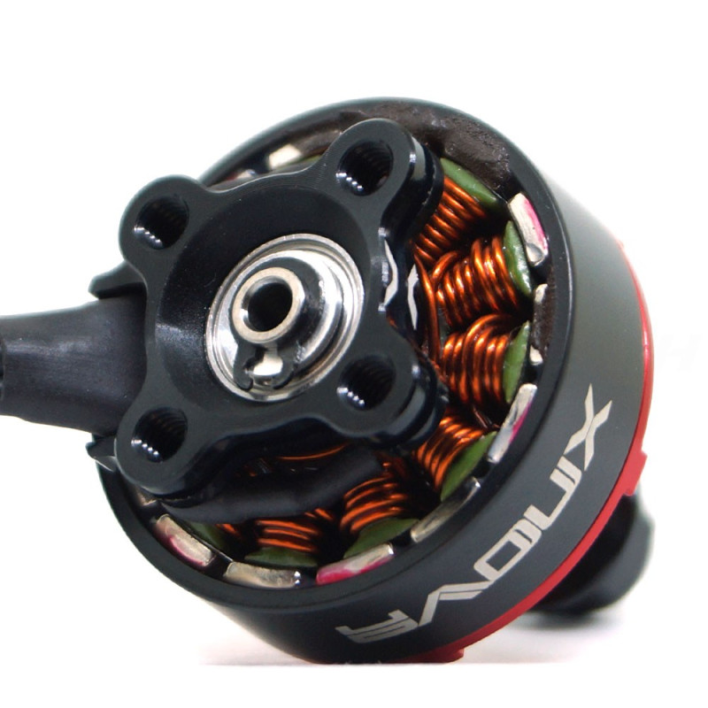 XNOVA Lightning 2206 2700Kv V2N